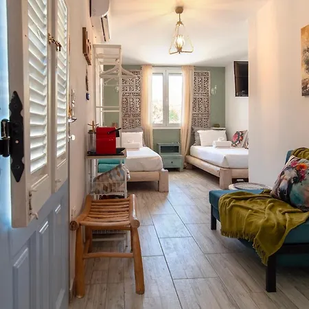 Naiada With Sea View * بانورموس ميكونو